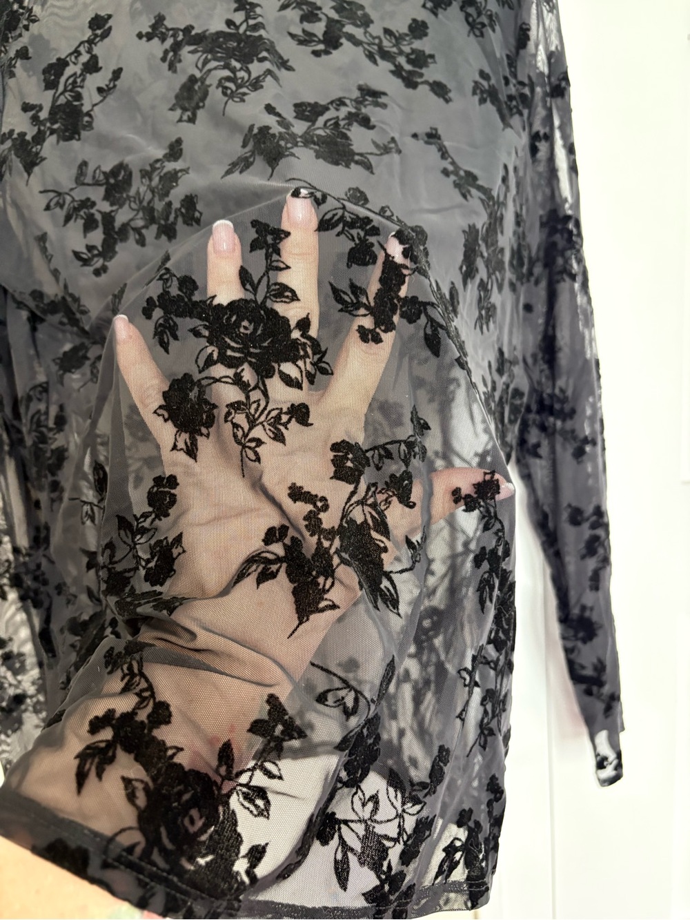 Abercrombie - Black Floral Mesh Long-Sleeve Top - Picture 2 of 5